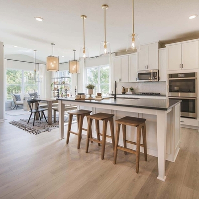 Get the Best of Both Worlds with 7mm SPC Vinyl Plank Flooring Waterproof and Durable
